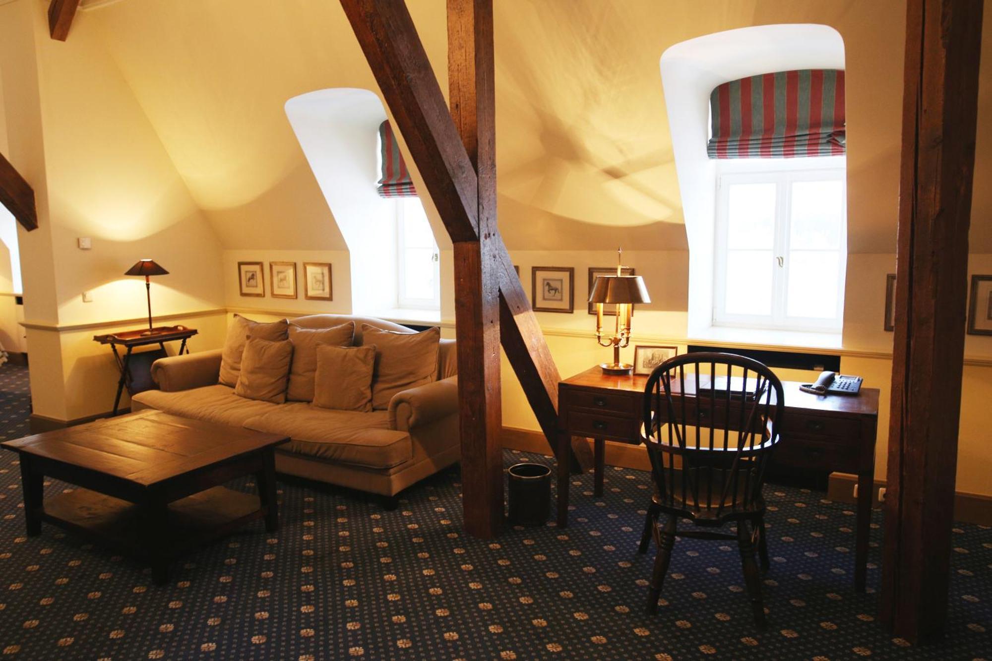 Hotel Chateau Bela Bilik gambar