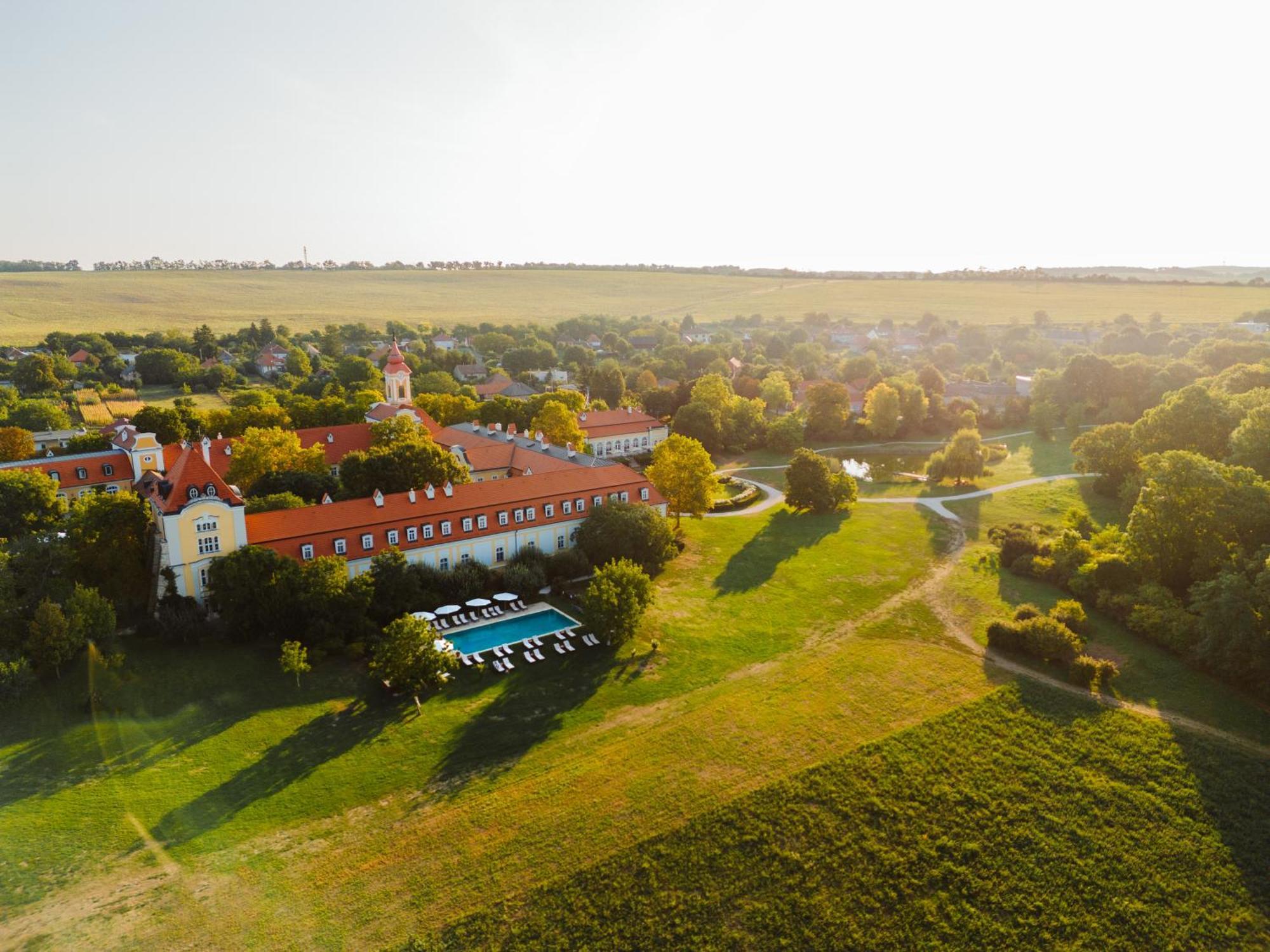 Hotel Chateau Bela Luaran gambar
